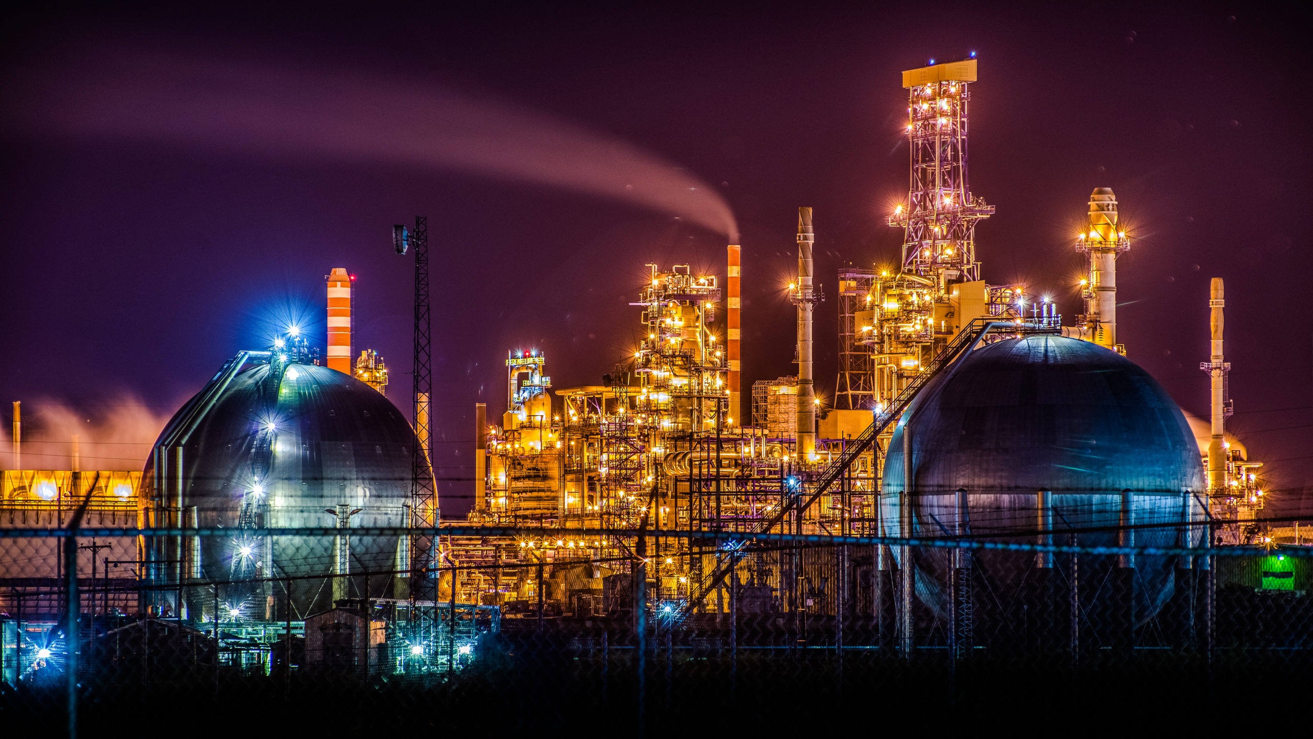 refinery-night